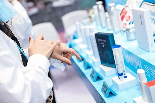 國貨綻妍以「光合修護」技術，一馬當先拯救受損皮膚屏障